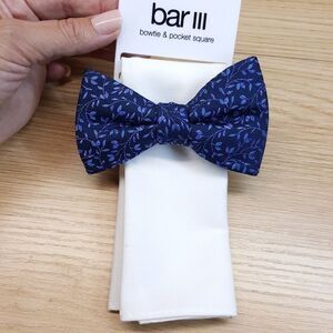 BAR III Mens Blue Floral Vine Bow Tie + White Pocket Square Pre-Tied Set
